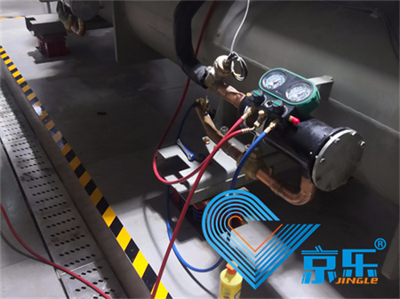 水冷機(jī)組維修電話